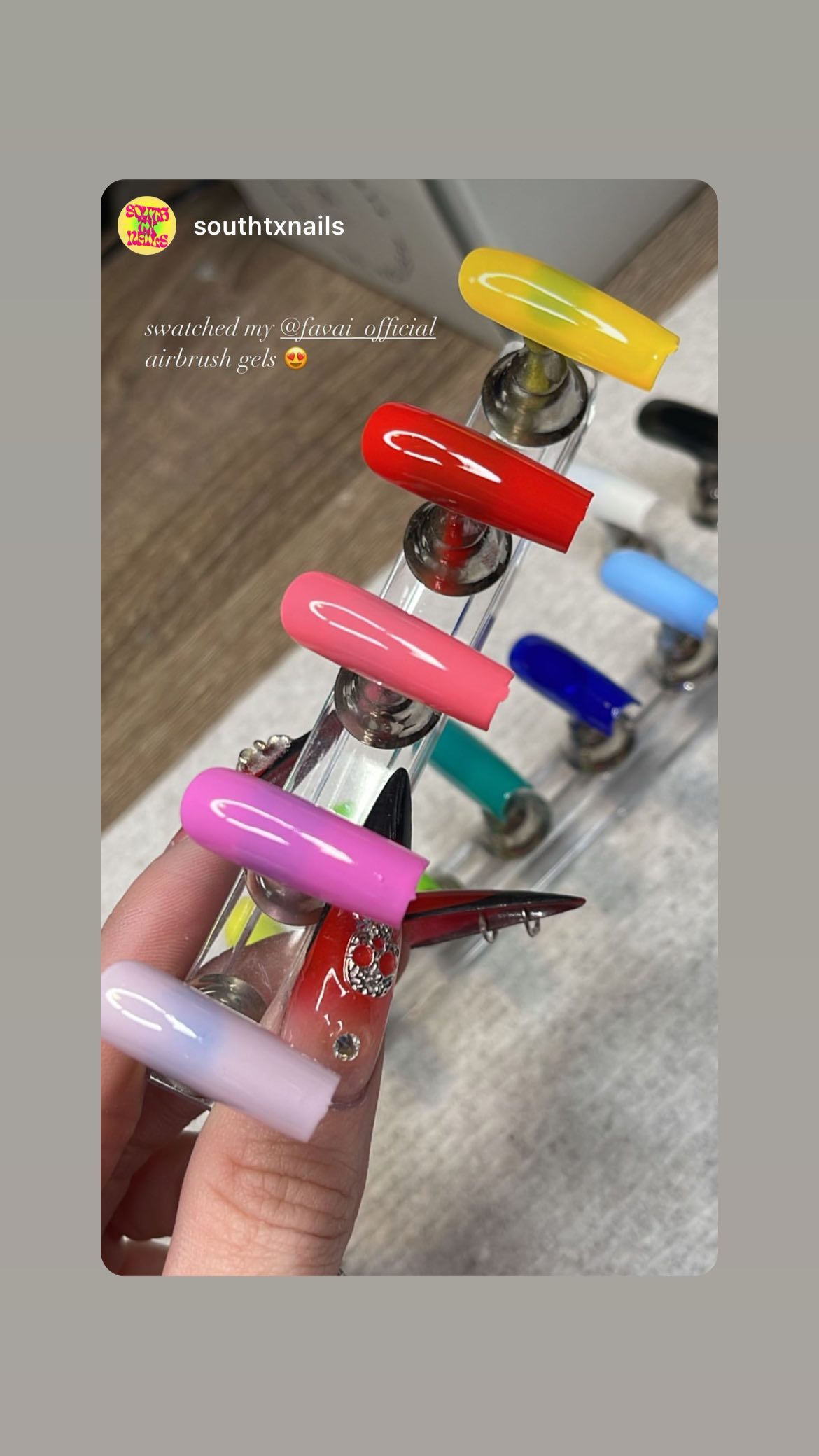 FAVAI AIRBRUSH GEL NAIL POLISH on Instagram: FAVAI NEW ARRIVAL🎉🎉🎉  GEL6-V 【Vintage Collection】 Visit WWW.FAVAIAIRBRUSH.COM to buy and try🛍️  #favaiairbrush #favaiairbrushnails #airbrushbeginner #airbrushnails  #airbrushnailart #airbrushed #nail