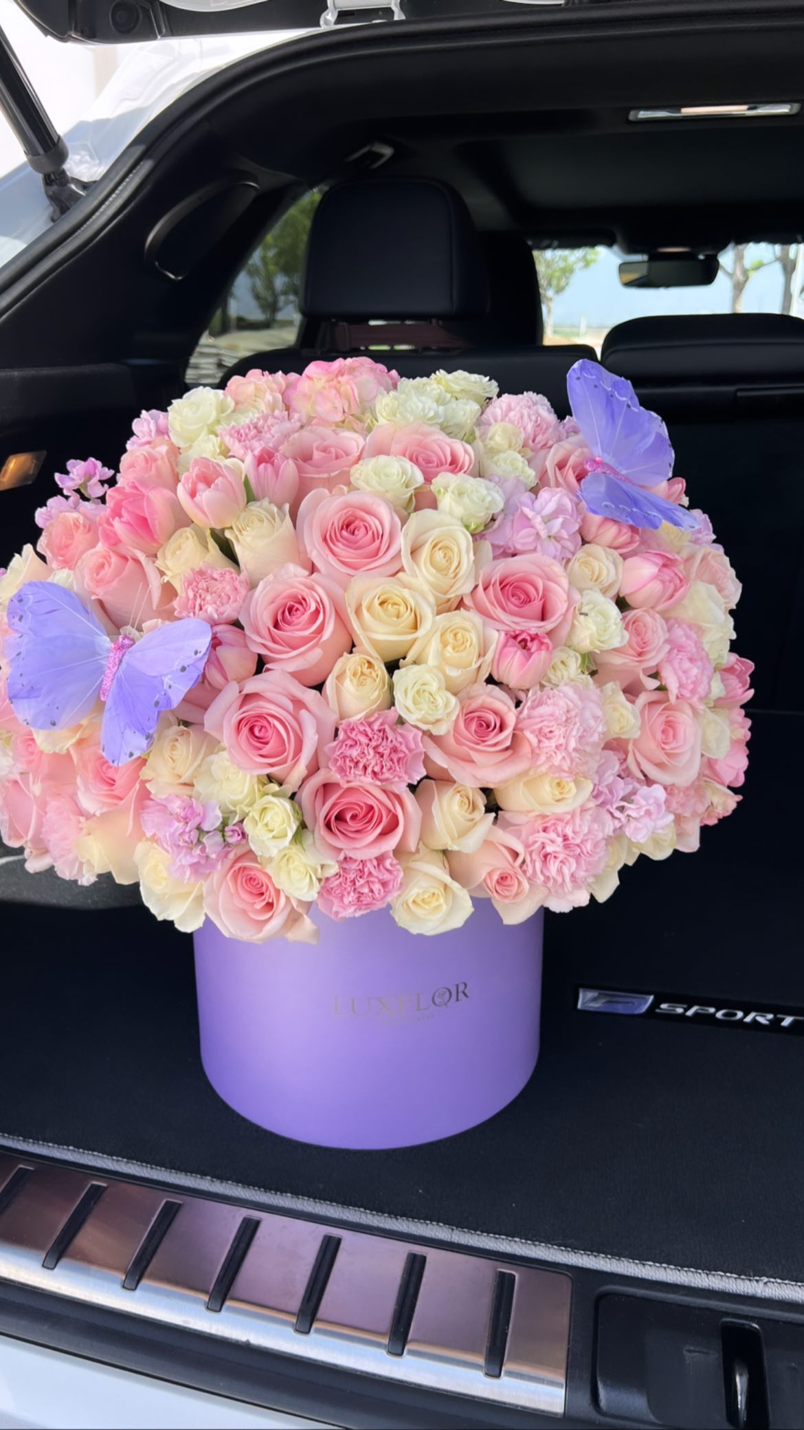 25 Rose Bouquet Wrap – LuxFlor Flowers